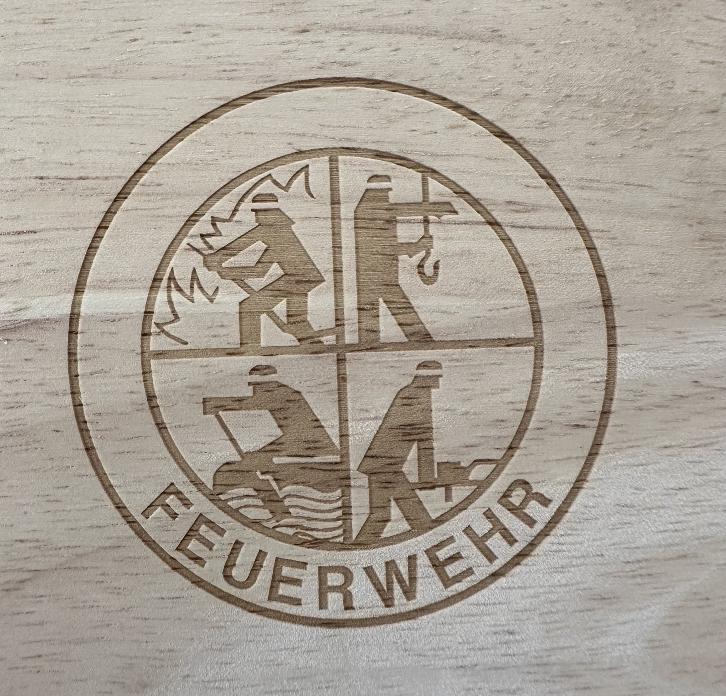 Feuerwehr Schneidebrett mit Gravur und Messer