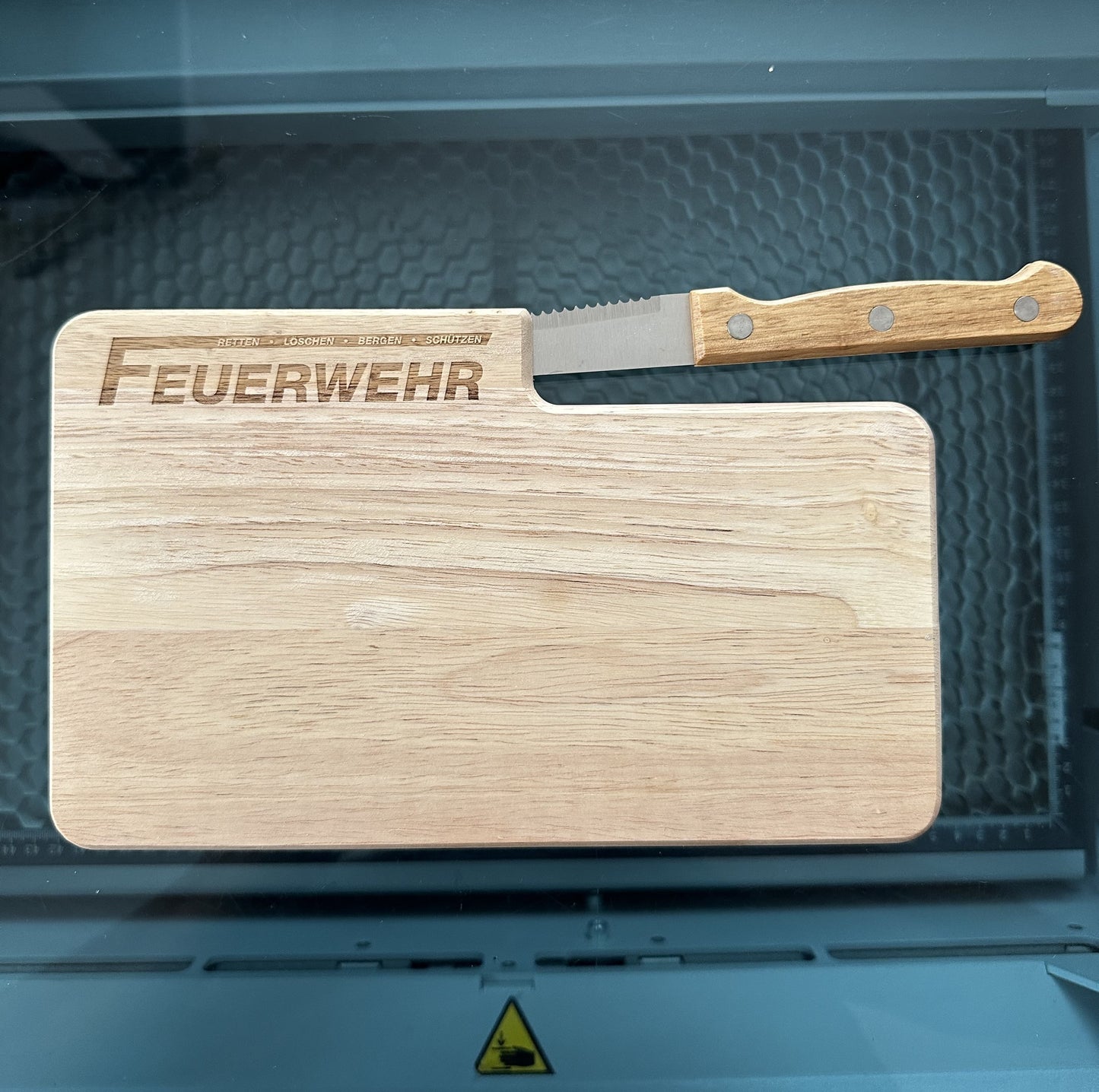 Feuerwehr Schneidebrett mit Gravur und Messer